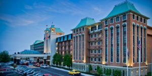 An exterior shot of the Crowne Plaza Louisville Airport. 