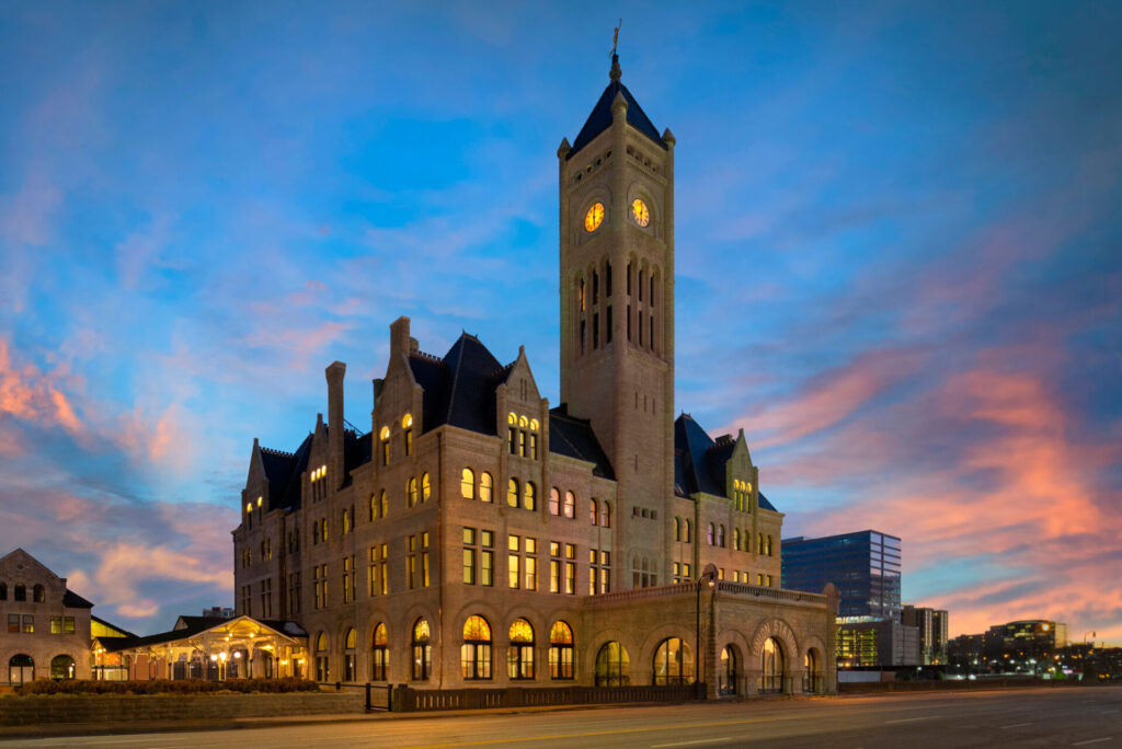 Tennessee - The Union Station Nashville Yards, Autograph Collection