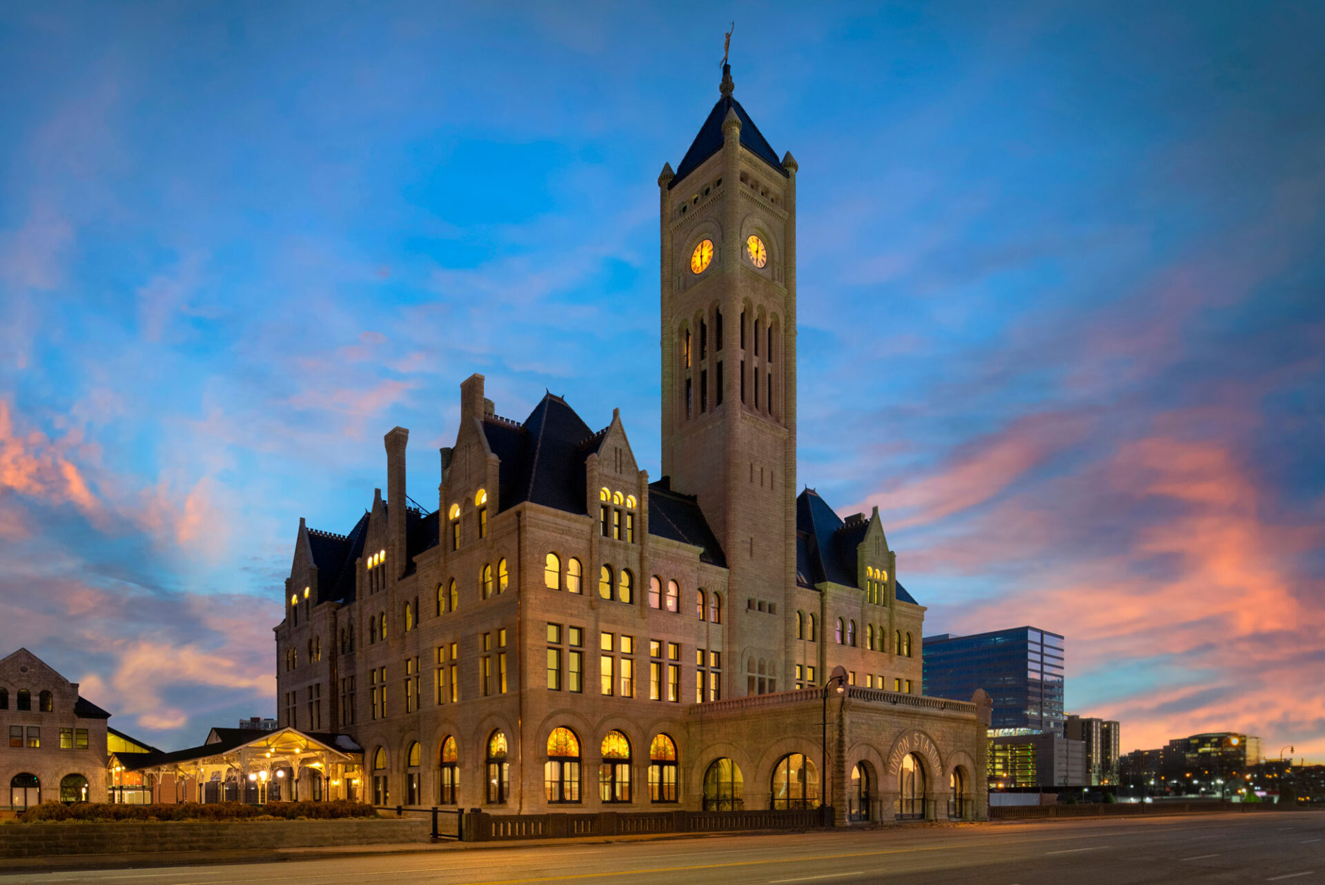 Tennessee - The Union Station Nashville Yards, Autograph Collection
