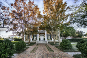 Courtesy Visit Tuscaloosa The Battle–Friedman House is an antebellum town home located in Tuscaloosa, Ala, built in 1835.