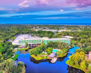 Meet. Mingle. Make Waves at Sawgrass Marriott Golf Resort & Spa